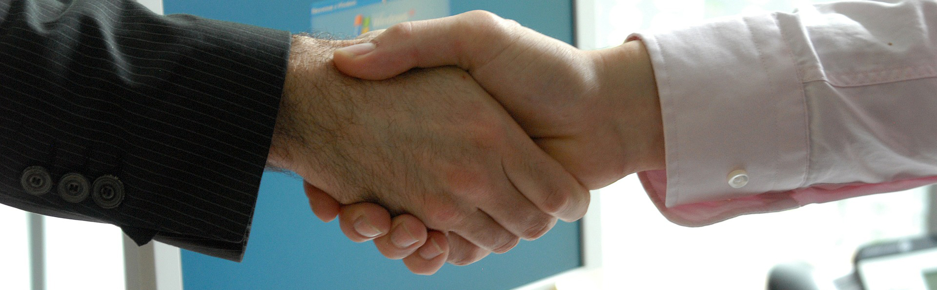 Handshake Make a Good First Impression